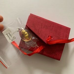 NIB New Yuxi Amber 14K Gold Pea Pendant for Necklace